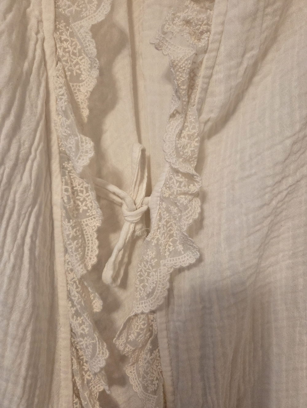 Nothing Fits But - Laced Muslin Robe - Picture 11 of 12